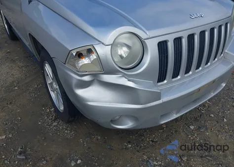 2010 Jeep Compass Sport z USA, uszkodzony, nr VIN 1J4NT4FA7AD503212